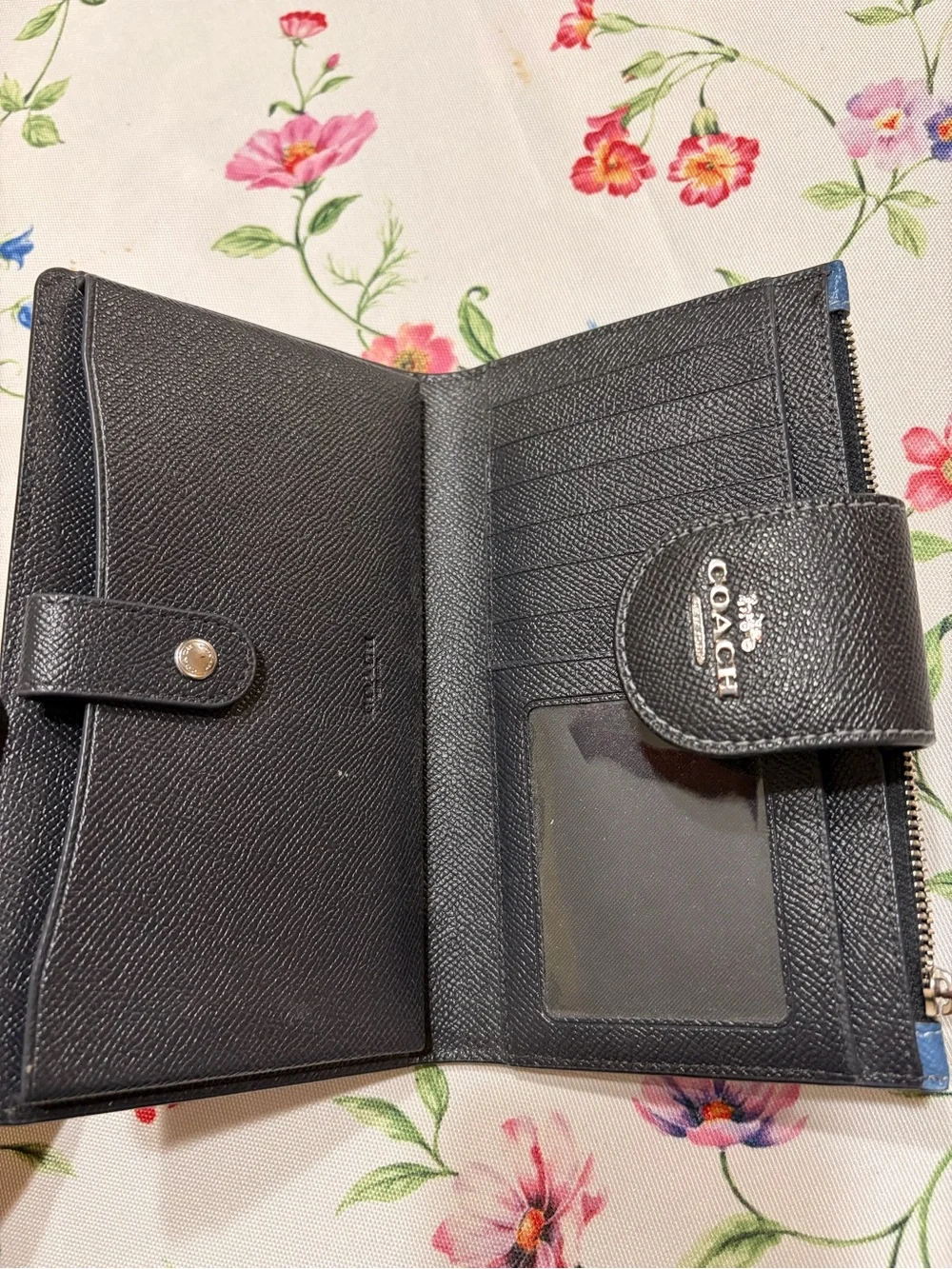 Never used COACH Blue Wallet with Black Snap Tab Ashley Wristlet C5675
